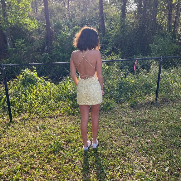 Sherri Hill Butter Yellow Fairy Dress  Rhinestone Floral Lace  Size 00 - Picture 2 of 11